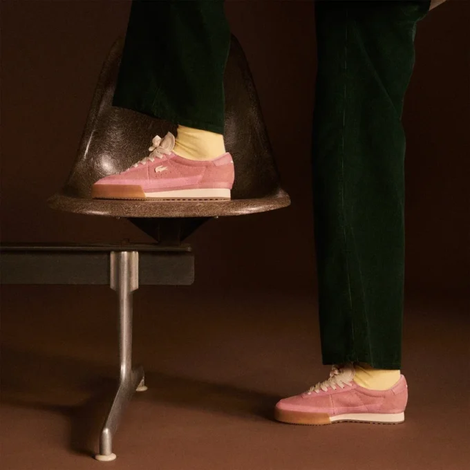 Aura-sneakers i semsket skinn for kvinner