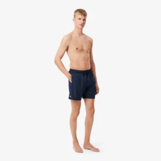Badetøy i midtlang lengde for menn