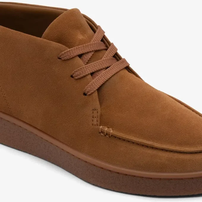 Baseshot Chukka-sneakers i semsket skinn for menn