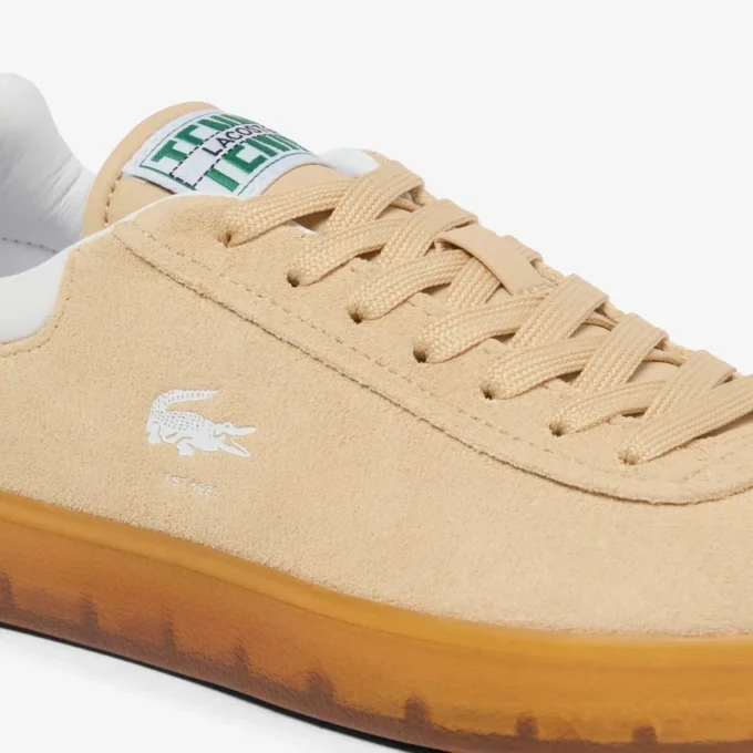 Baseshot-sneakers i semsket skinn for kvinner