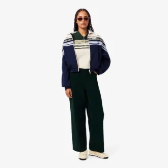 Damemodell, produsert i Frankrike, slim fit, stripet pologenser
