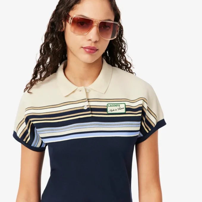 Damemodell, produsert i Frankrike, slim fit, stripet pologenser