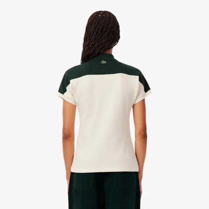 Damemodell, produsert i Frankrike, slim fit, stripet pologenser