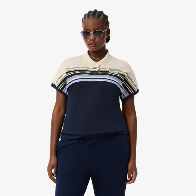 Damemodell, produsert i Frankrike, slim fit, stripet pologenser