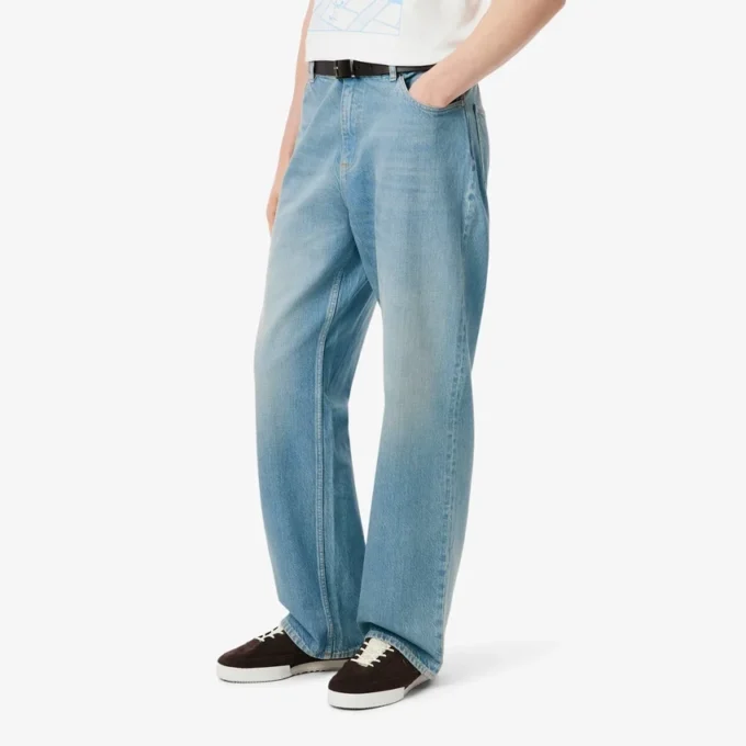 Herrejeans i løs passform med 5 lommer