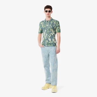 Herrejeans i rett snitt med trykt motiv