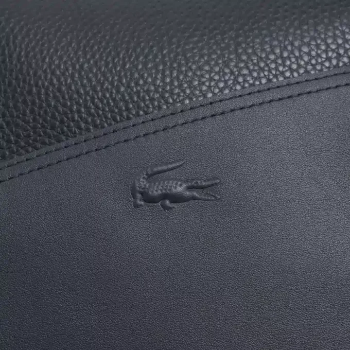 Lacoste Club helgveske i kornet skinn