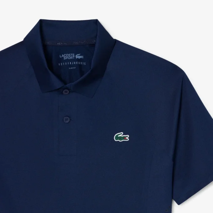 Lacoste Tennis X Novak Djokovic på banen Polo