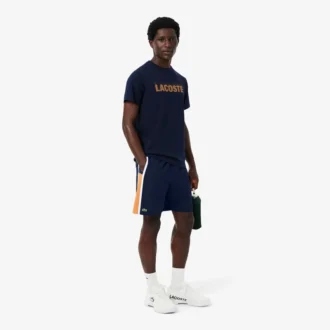 Lette tennisshorts med fargestriper for menn