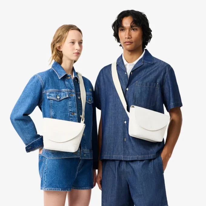 Liten Club Lacoste-messengerveske