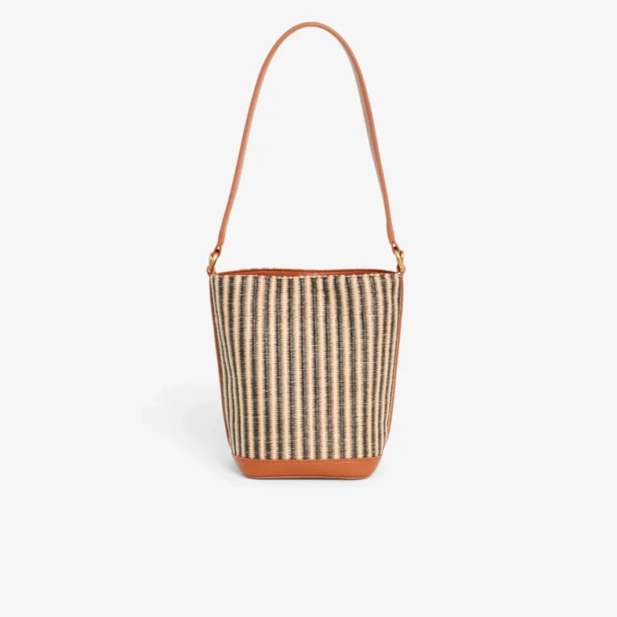 Liten sommerveske i raffia