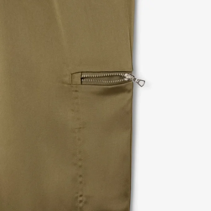 Oversized joggebukse i sateng for kvinner