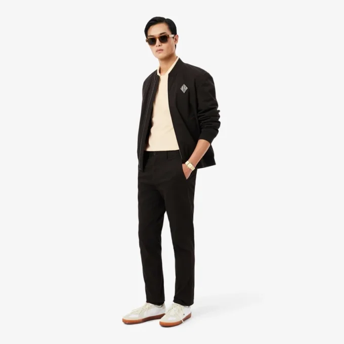 Paris Classic Fit-pologensere med åpen hals og broderi for menn