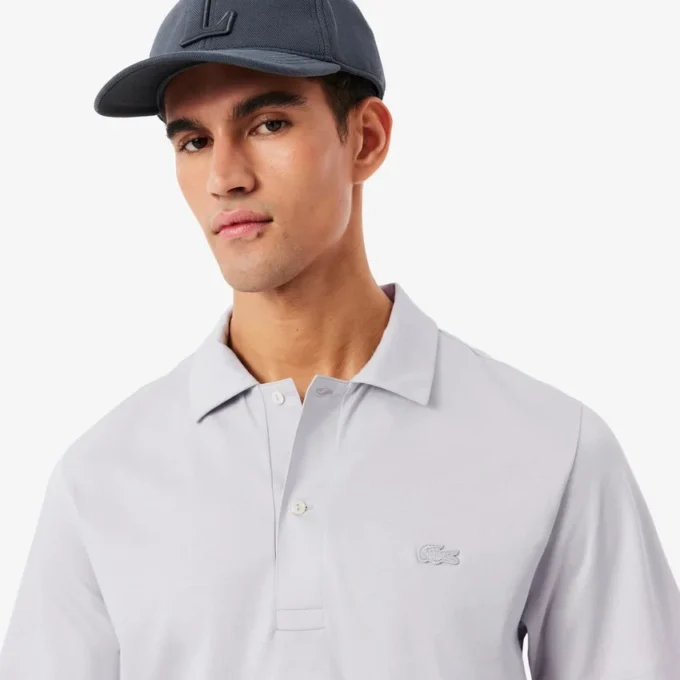 Paris Classic Fit-pologensere med åpen hals og broderi for menn