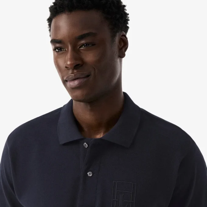 Petit Piqua-polo med klassisk passform og broderidetaljer