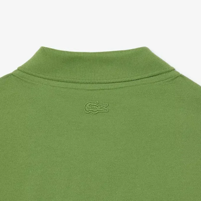 Petit Piqua-polo med klassisk passform og broderidetaljer