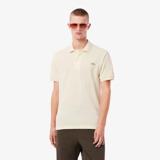 Polo i piqué med broderi og klassisk passform for menn