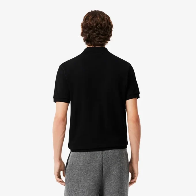 Polo i piqué med broderi og klassisk passform for menn