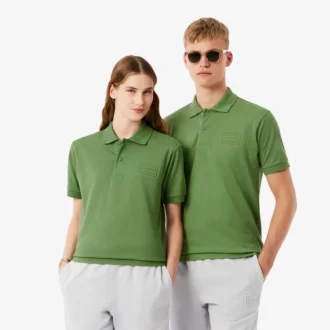 Polo med klassisk passform og preget logo