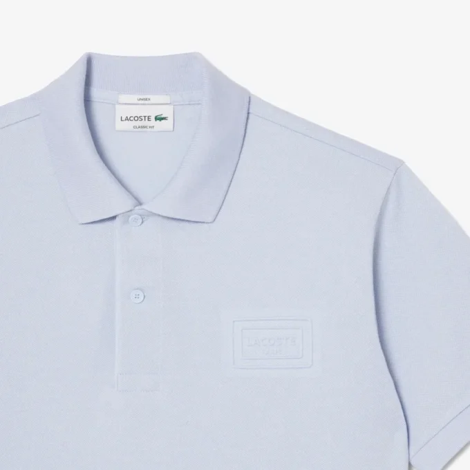 Polo med klassisk passform og preget logo