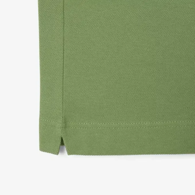 Polo med klassisk passform og preget logo