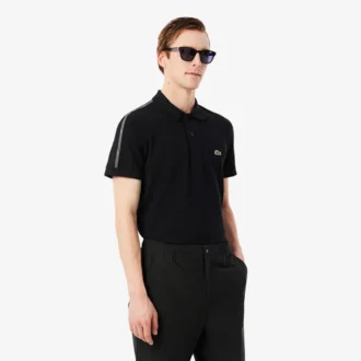 Polo med logo-stripe i normal passform