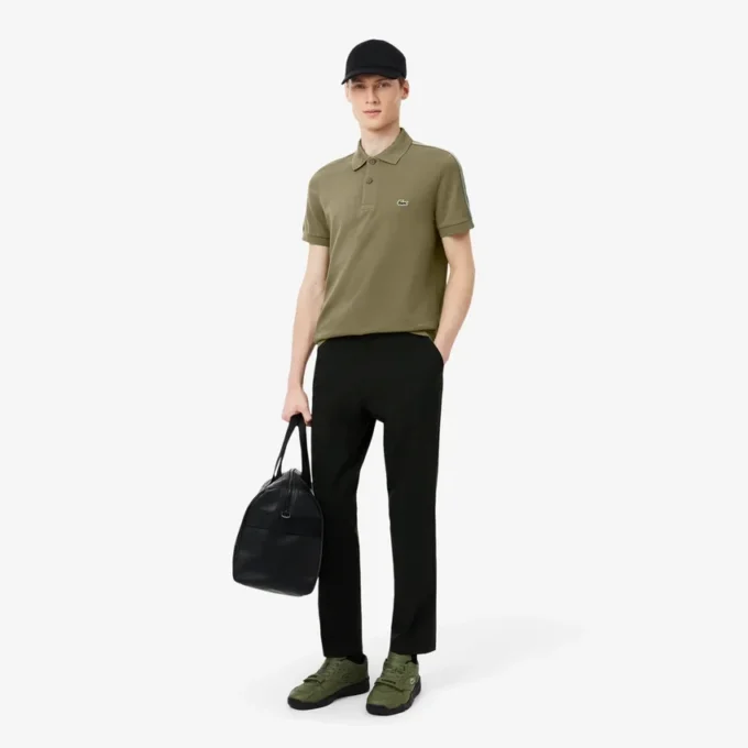 Polo med logo-stripe i normal passform