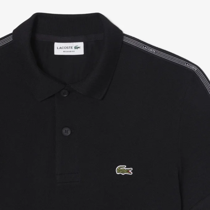 Polo med logo-stripe i normal passform
