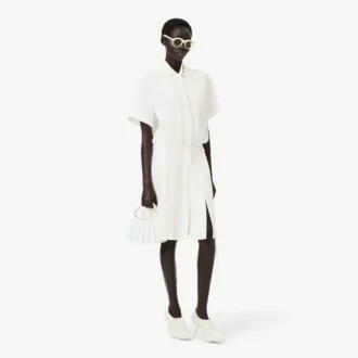 Runway-pologenser med plissering og broderidetaljer