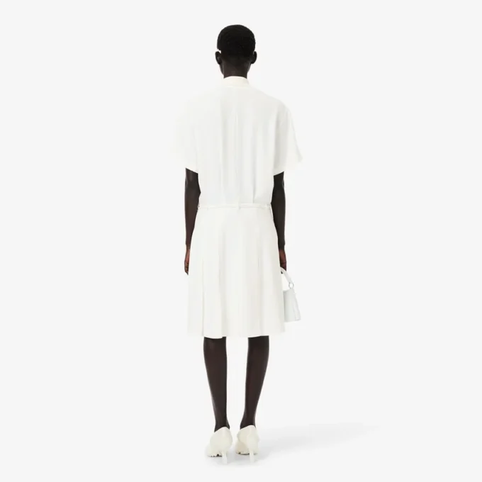 Runway-pologenser med plissering og broderidetaljer