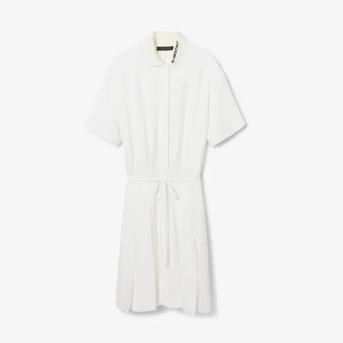 Runway-pologenser med plissering og broderidetaljer