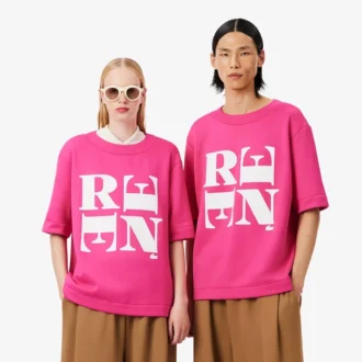 Runway Satin T-skjorte med grafisk trykk