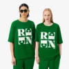 Runway Satin T-skjorte med grafisk trykk