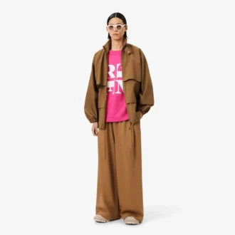 Runway Satin T-skjorte med grafisk trykk