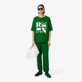 Runway Satin T-skjorte med grafisk trykk