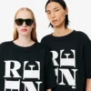 Runway Satin T-skjorte med grafisk trykk