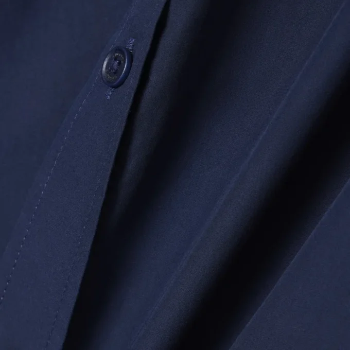 Skjorte i poplin med stretch og normal passform