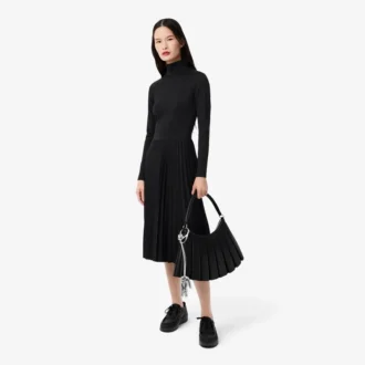 Slim fit-kjole med høy hals til kvinner