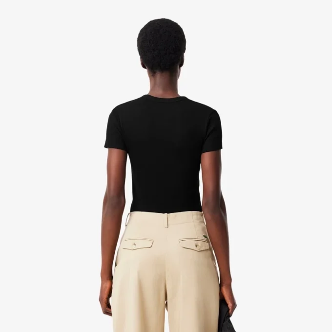 Slim fit ribbet bomulls-T-skjorte for kvinner