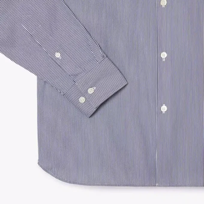 Stripet stretch-skjorte med knapper i slim fit for menn