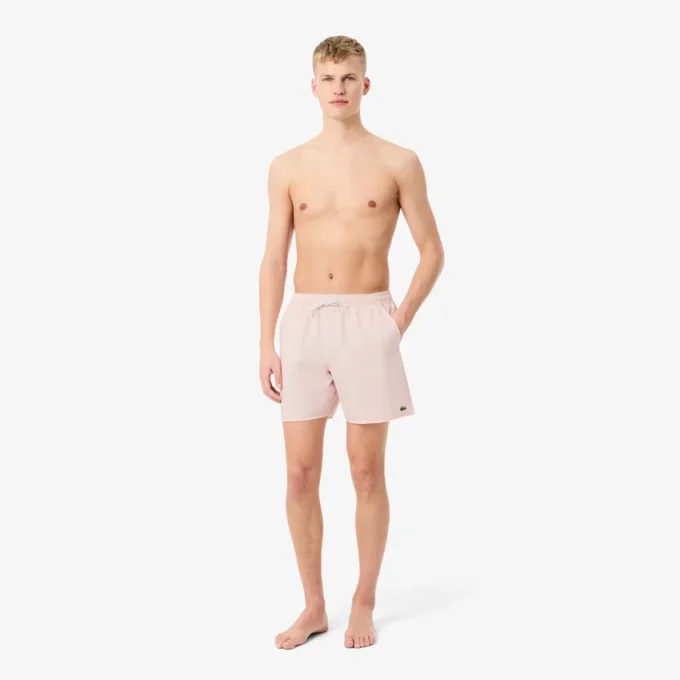 Stripete badetrunks i mellomlengde med struktur for menn