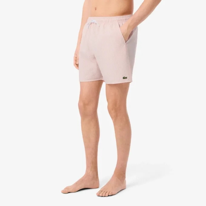 Stripete badetrunks i mellomlengde med struktur for menn