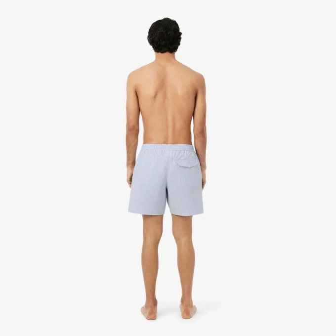 Stripete badetrunks i mellomlengde med struktur for menn