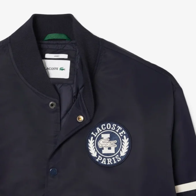 Vannavvisende bomberjakke for menn med brodert logo